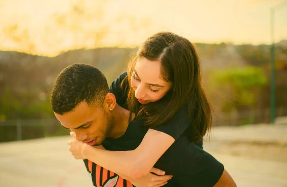 Man carrying his girlfriend on his back. Couples Therapy Counselling. Brisbane Livewell Clinic