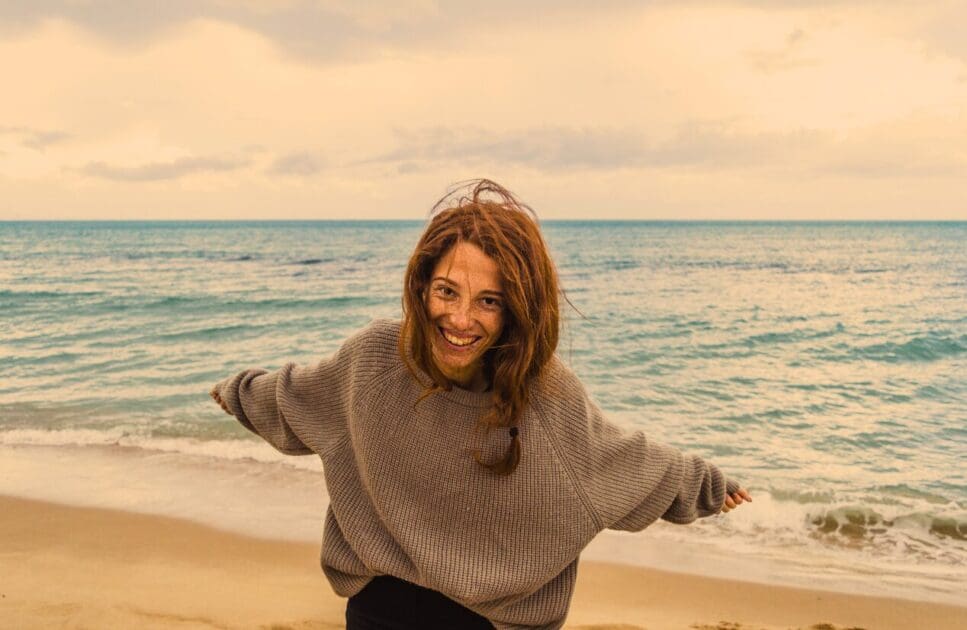 Woman having fun at the beach during summer. Weight Loss for Summer. Osteopath Support Hip or Pelvic Discomfort. Guide to Your First Osteopath Appointment. Brisbane Livewell Clinic